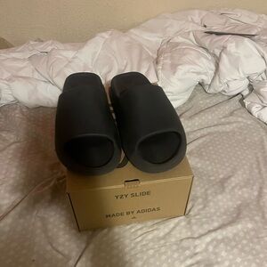 Yeezy slides onyx